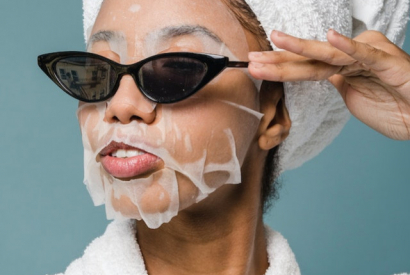 Cum să-ți protejezi pielea &icirc;n fața momentelor de caniculă? Cinci sfaturi prețioase