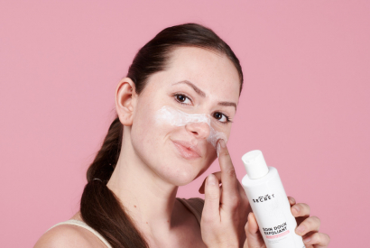 Rutina de &icirc;nfrumusețare pentru piele deshidratată și sensibilă